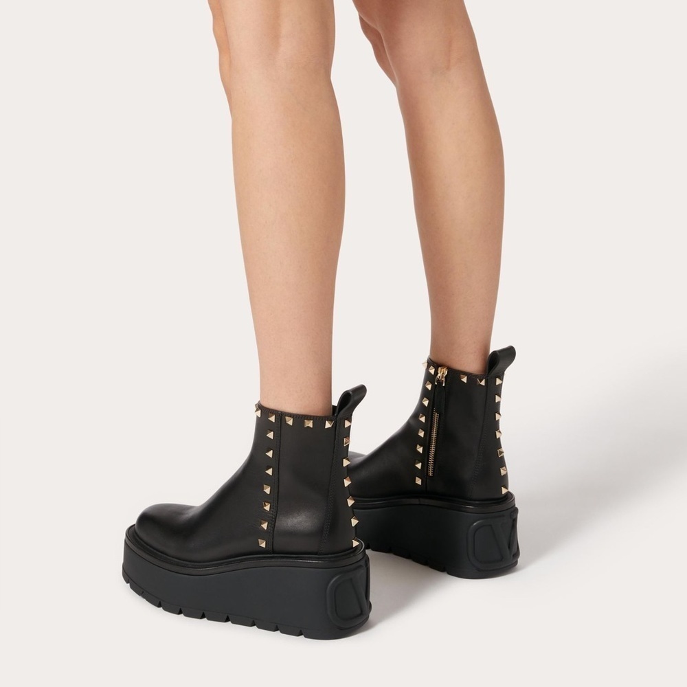 Valentino Garavani Black Leather V logo uniqueform calfskin ankle boots EU 37.5